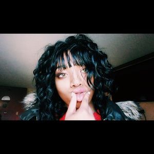 Meet your Posher, Naomi